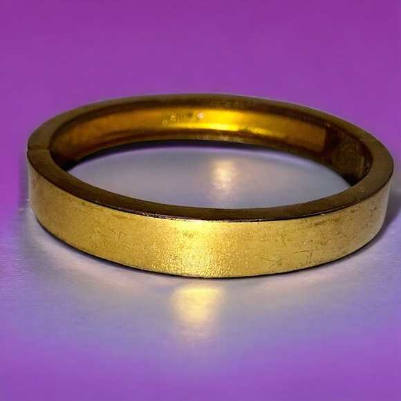 J. Crew Bracelet Polished Gold-Tone Hinged 6.75 Inch Bangle Bracelet! - Picture 1 of 11